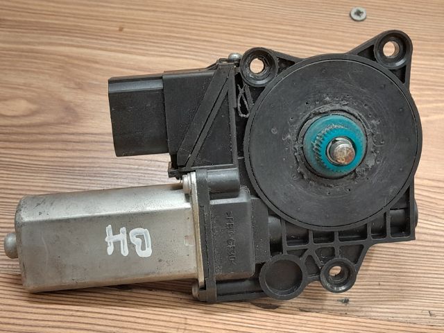 bontott BMW 3 E91 Bal hátsó Ablakemelő Motor