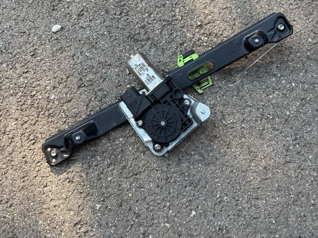 bontott BMW 3 E91 Bal hátsó Ablakemelő Szerkezet (Elektromos)