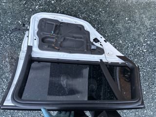 bontott BMW 3 E91 Bal hátsó Ajtó (Részeivel)