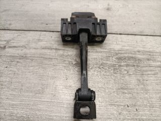 bontott BMW 3 E91 Bal hátsó Ajtóhatároló