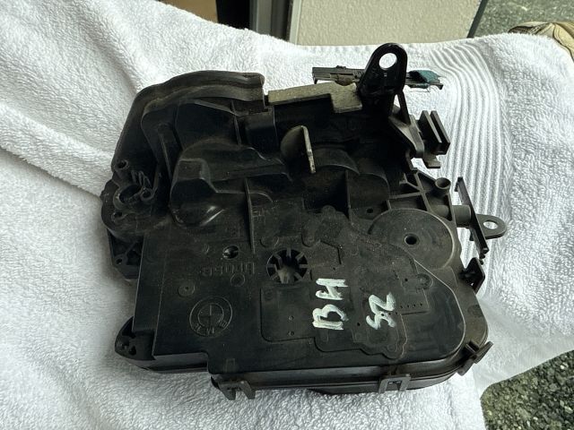 bontott BMW 3 E91 Bal hátsó Ajtózár