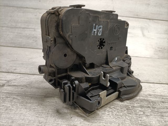 bontott BMW 3 E91 Bal hátsó Ajtózár