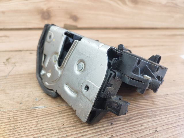 bontott BMW 3 E91 Bal hátsó Ajtózár