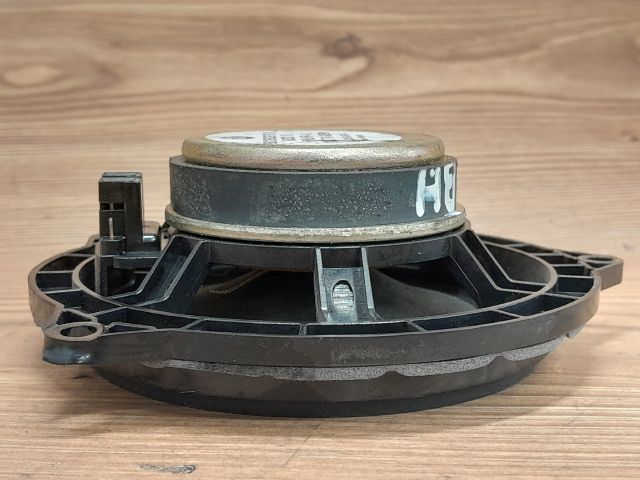 bontott BMW 3 E91 Bal hátsó Hangszóró