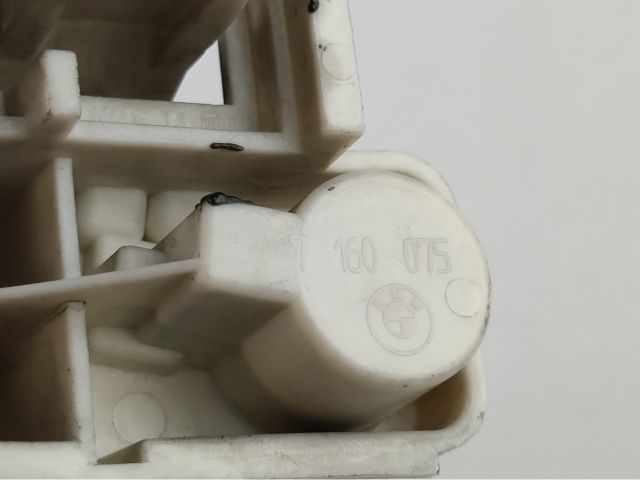 bontott BMW 3 E91 Bal Hátsó Lámpa Foglalat