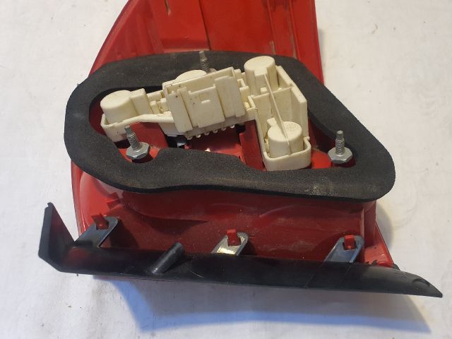 bontott BMW 3 E91 Bal Hátsó Lámpa