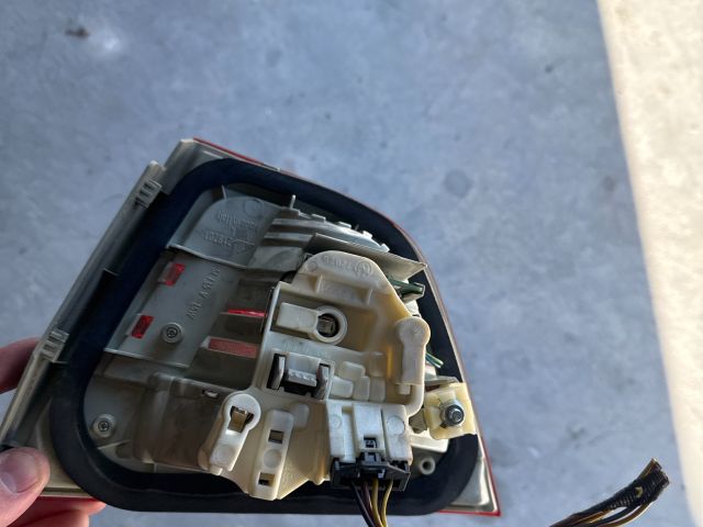 bontott BMW 3 E91 Bal Hátsó Lámpa