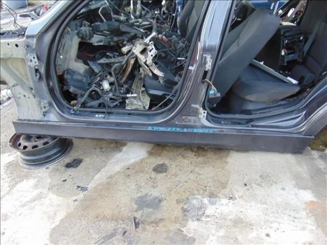 bontott BMW 3 E91 Bal Küszöb