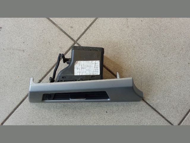 bontott BMW 3 E91 Bal Szellőző