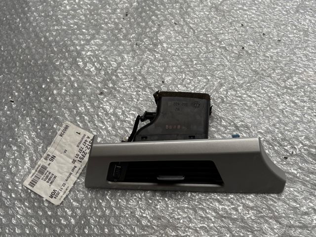 bontott BMW 3 E91 Bal Szellőző