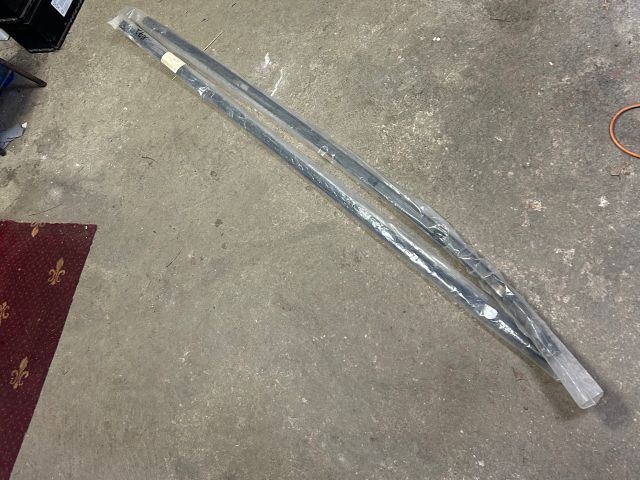 bontott BMW 3 E91 Bal Tetősín