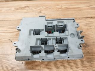 bontott BMW 3 E91 Biztosítéktábla Utastér