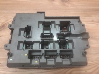 bontott BMW 3 E91 Biztosítéktábla Utastér