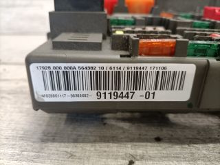 bontott BMW 3 E91 Biztosítéktábla Utastér