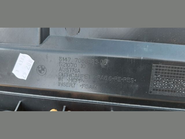 bontott BMW 3 E91 Csomagtér Kárpit