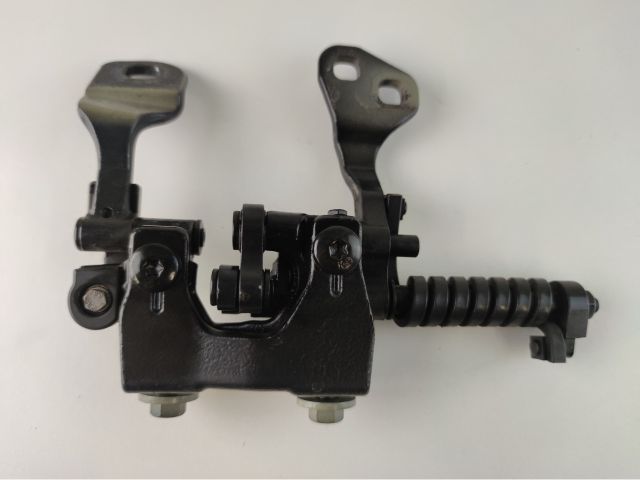 bontott BMW 3 E91 Csomagtérajtó Bal Zsanér