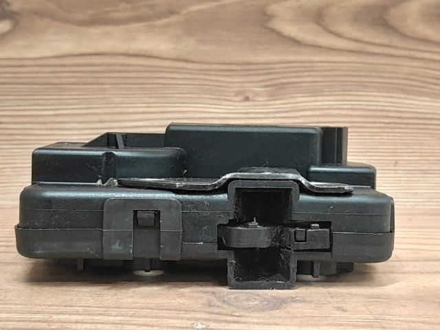 bontott BMW 3 E91 Csomagtérajtó Zárszerkezet