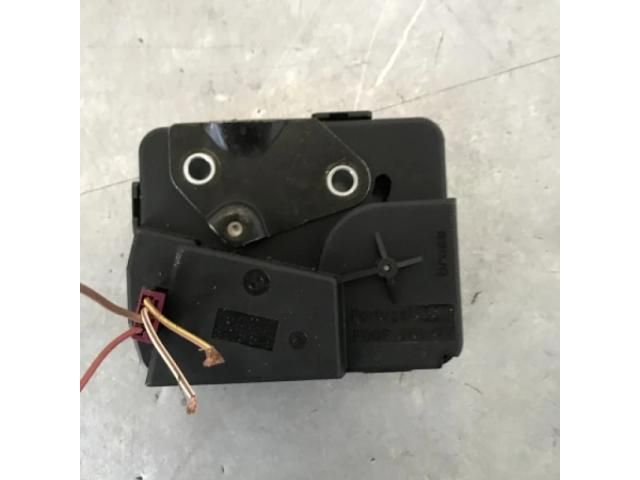 bontott BMW 3 E91 Csomagtérajtó Zárszerkezet