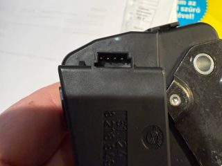 bontott BMW 3 E91 Csomagtérajtó Zárszerkezet