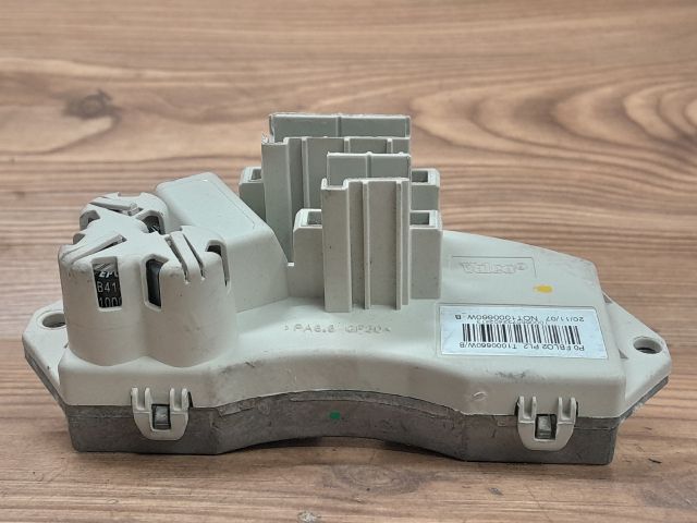 bontott BMW 3 E91 Előtét Ellenállás Fűtőmotor