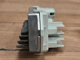 bontott BMW 3 E91 Előtét Ellenállás Fűtőmotor