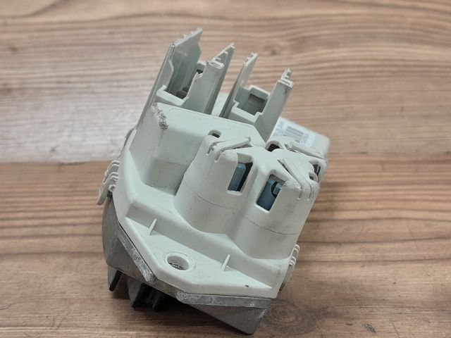 bontott BMW 3 E91 Előtét Ellenállás Fűtőmotor