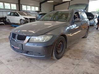 bontott BMW 3 E91 Első Ablakmosó Szivattyú