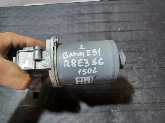 bontott BMW 3 E91 Első Ablaktörlő Motor