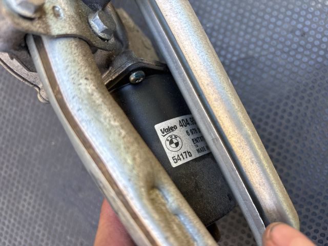 bontott BMW 3 E91 Első Ablaktörlő Motor