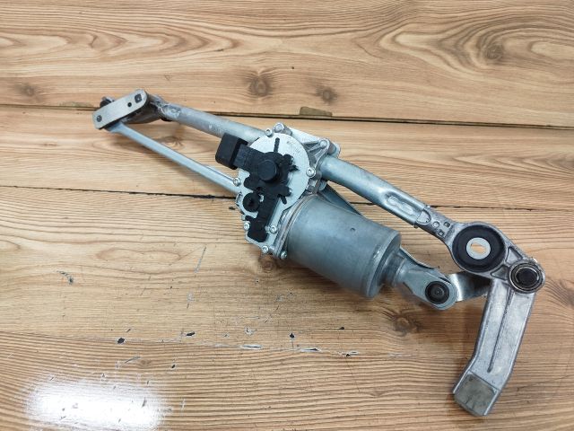 bontott BMW 3 E91 Első Ablaktörlő Szerkezet Motorral