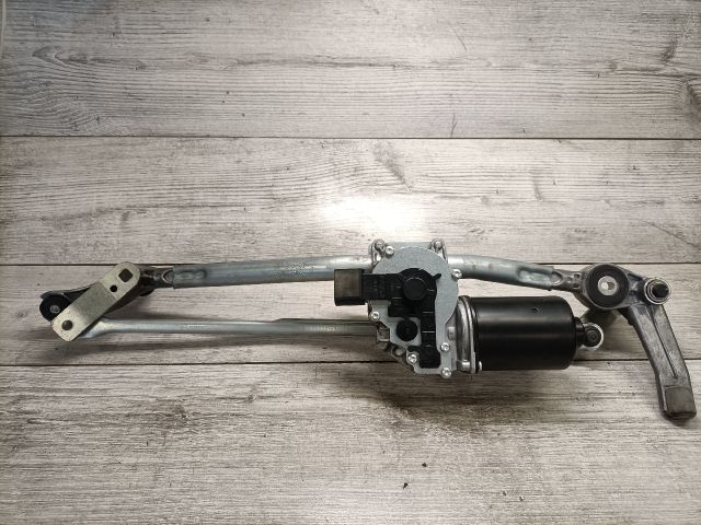 bontott BMW 3 E91 Első Ablaktörlő Szerkezet Motorral