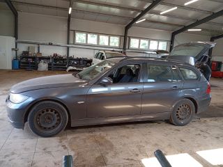 bontott BMW 3 E91 Első Ablaktörlő Szerkezet Motorral