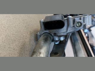 bontott BMW 3 E91 Első Ablaktörlő Szerkezet Motorral