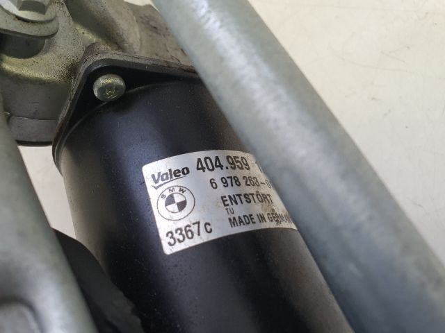 bontott BMW 3 E91 Első Ablaktörlő Szerkezet Motorral