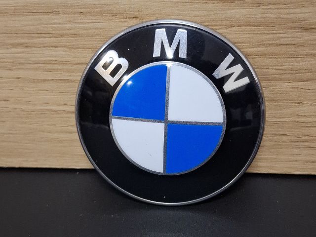 bontott BMW 3 E91 Első Embléma