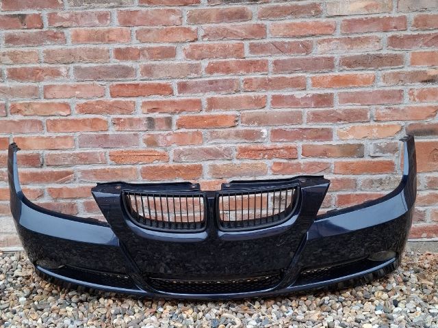 bontott BMW 3 E91 Első Lökhárító (Részeivel)