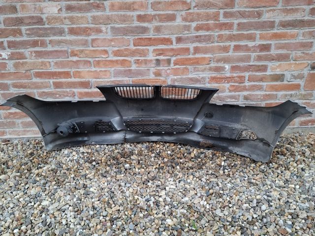 bontott BMW 3 E91 Első Lökhárító (Részeivel)