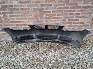 bontott BMW 3 E91 Első Lökhárító (Részeivel)