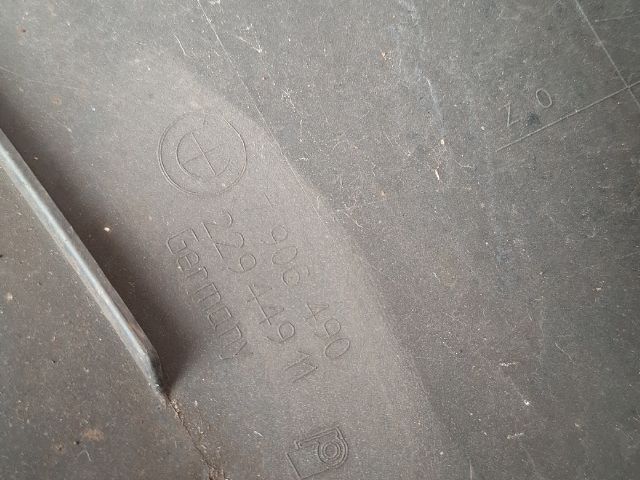 bontott BMW 3 E91 Első Lökhárító (Részeivel)