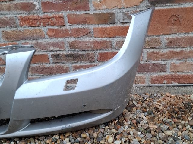 bontott BMW 3 E91 Első Lökhárító (Részeivel)