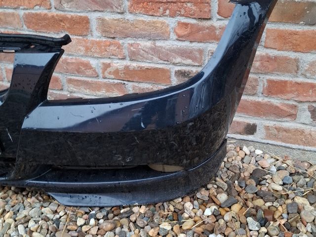 bontott BMW 3 E91 Első Lökhárító (Részeivel)