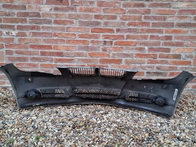 bontott BMW 3 E91 Első Lökhárító (Részeivel)