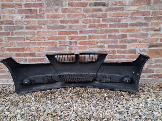 bontott BMW 3 E91 Első Lökhárító (Részeivel)