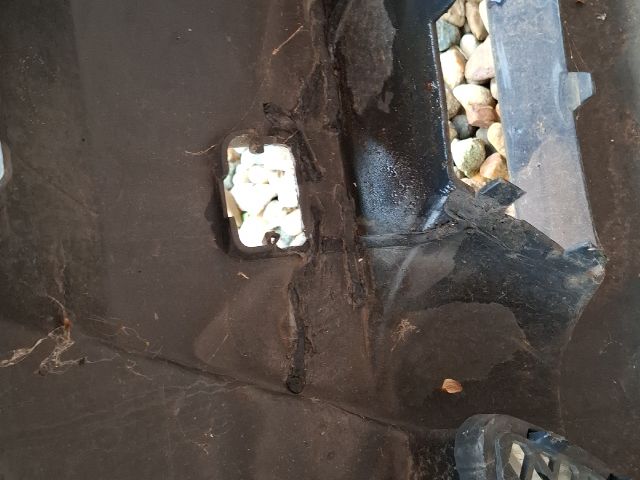 bontott BMW 3 E91 Első Lökhárító (Üresen)