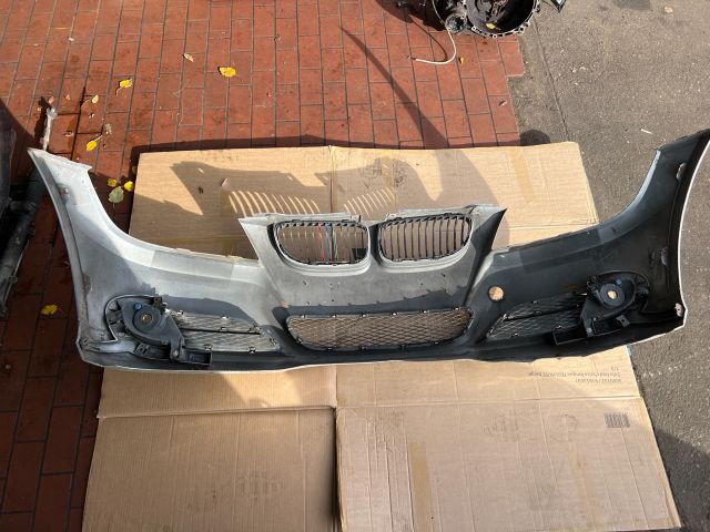 bontott BMW 3 E91 Első Lökhárító (Üresen)