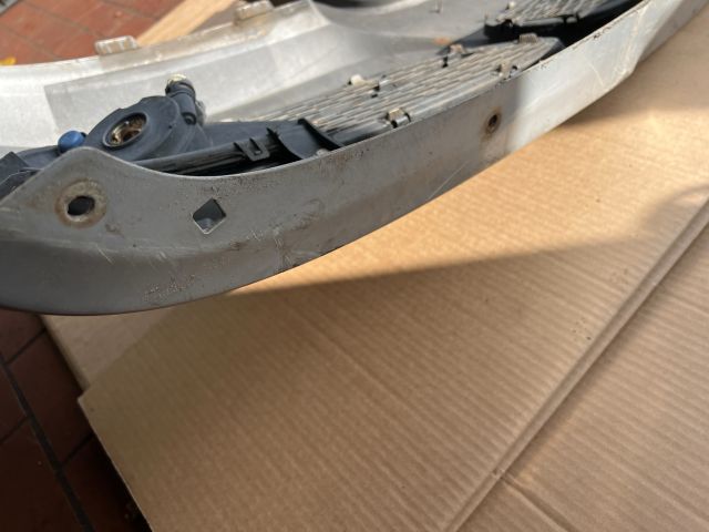 bontott BMW 3 E91 Első Lökhárító (Üresen)