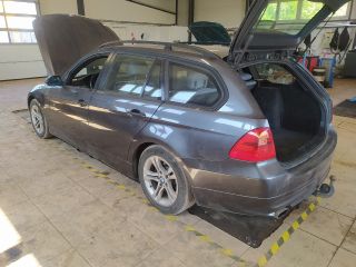 bontott BMW 3 E91 Első Szélvédő Bal Díszléc