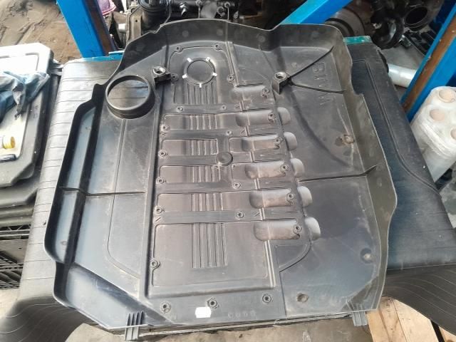 bontott BMW 3 E91 Felső Hűtőburkolat