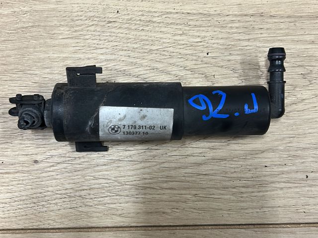 bontott BMW 3 E91 Fényszórómosó Fúvóka (Pozíciófüggetlen)