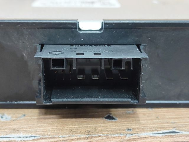 bontott BMW 3 E91 Feszültségszabályzó